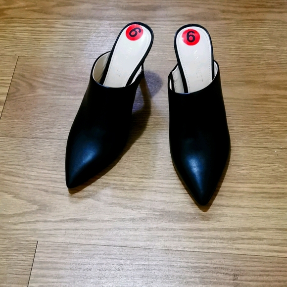 Heels - Picture 1 of 3